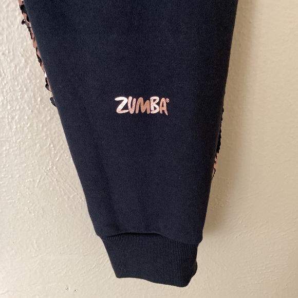XS Zumba Rose Gold Sequin Athletic Jogger Capris - Picture 12 of 14